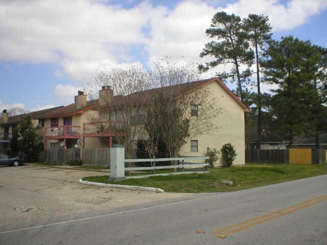 Foto del edificio - Spring four plex
