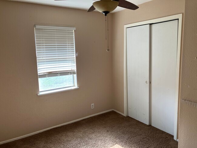 Foto del edificio - 1906 Sunnyside Rd