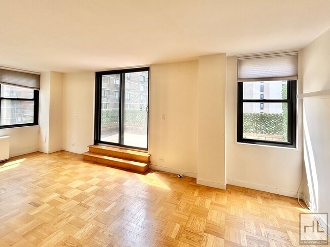 Building Photo - EAST 49 STREET