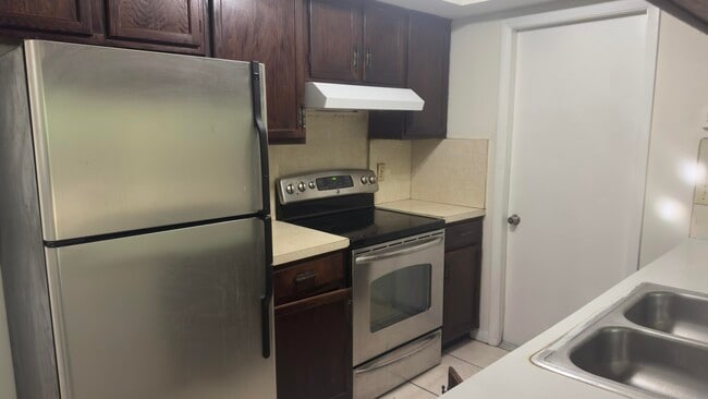 Foto del edificio - 1119 Goldenrod Rd