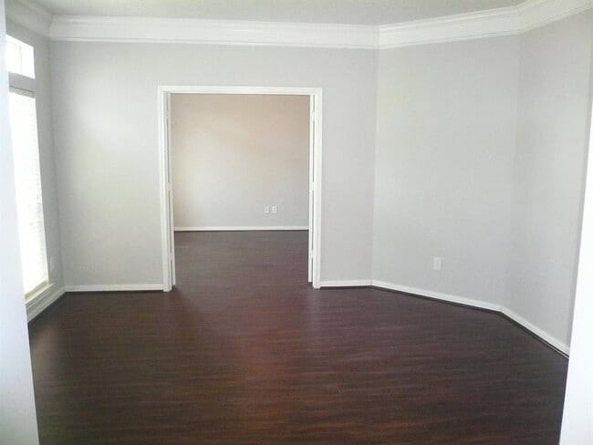Building Photo - 1731 Northshore Dr