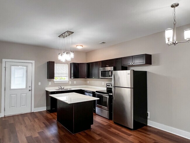 Building Photo - 608 Heavenly Pl