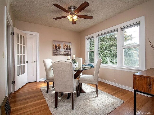 Building Photo - Charming Ballard Home with Modern Upgrades...