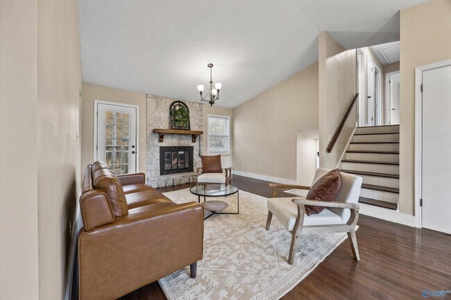 Foto del edificio - 235 Usher Rd