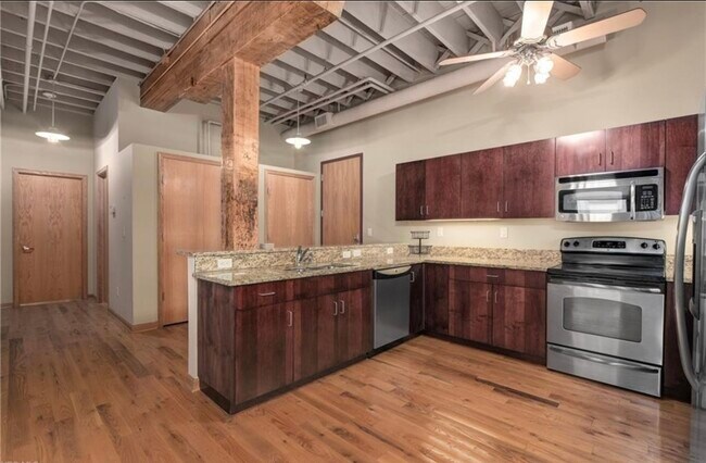 Foto del edificio - 635 W Lakeside Ave