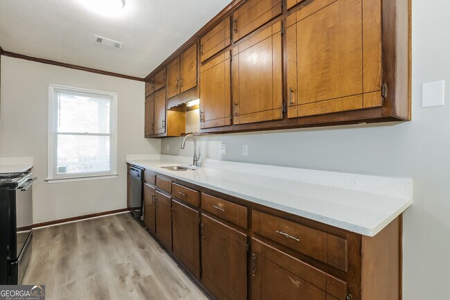 Building Photo - 2117 Tiffany Trail