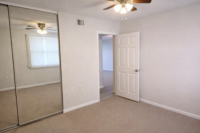 Foto del edificio - 3501 Village Blvd