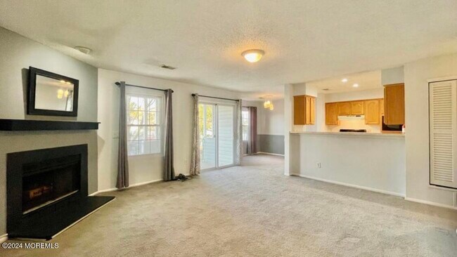 Building Photo - 919 Waters Edge Dr