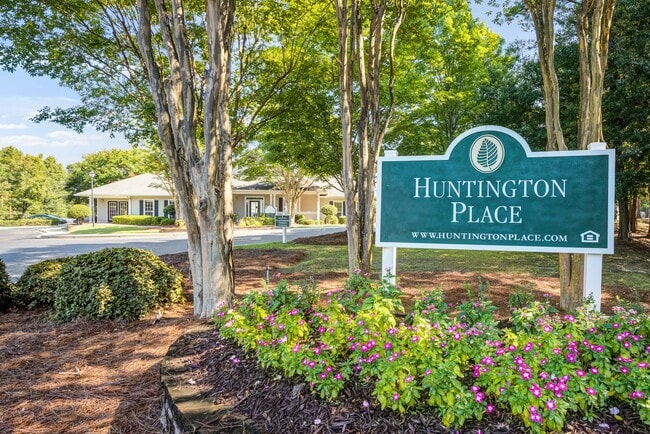 Building Photo - Huntington Place