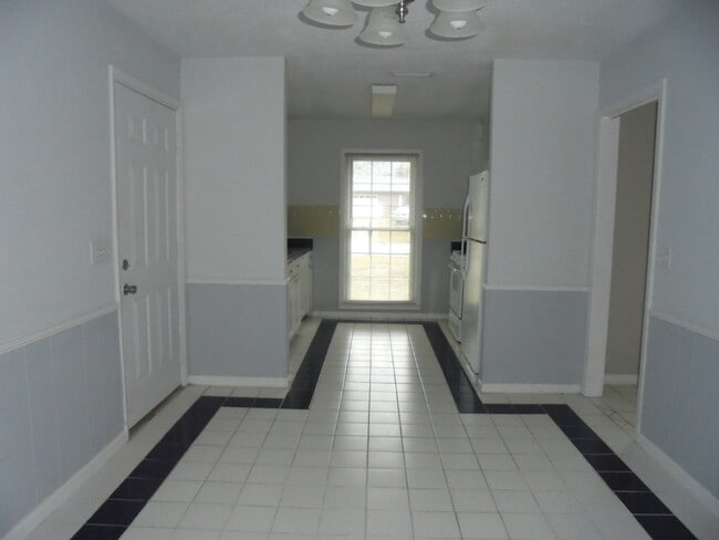 Building Photo - 402 Melbourne Dr