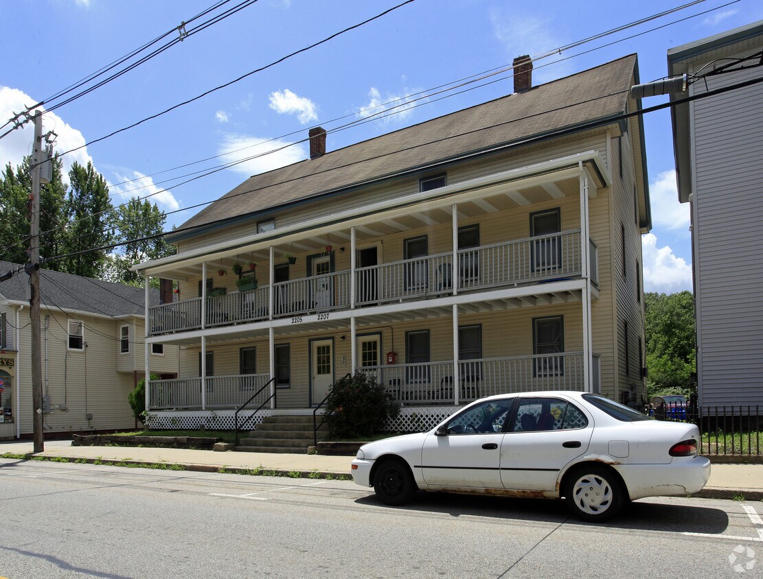 Foto del edificio - 2205-2207 Providence Rd