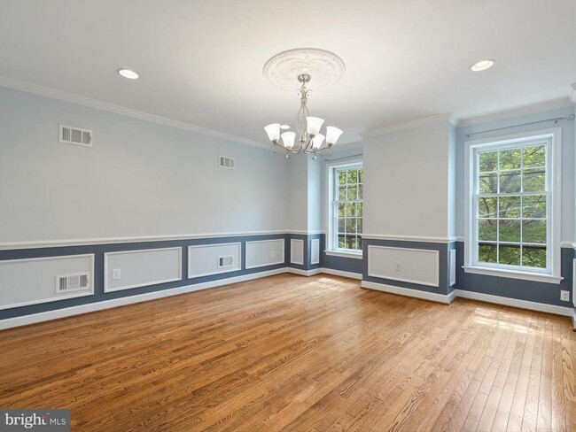 Building Photo - 5113 Westbard Ave