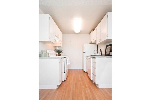 Foto del edificio - 701 75th St SE
