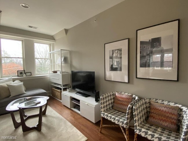 Foto del edificio - 115 Carpenter Ln