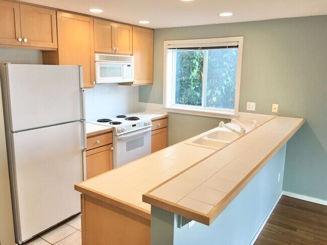 Foto del edificio - 2432 Dexter Ave N