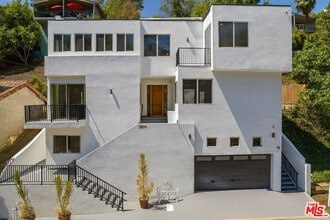 Building Photo - 2619 Rinconia Dr