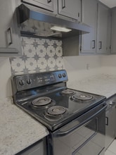 Building Photo - 1013 Dickerson Dr SE