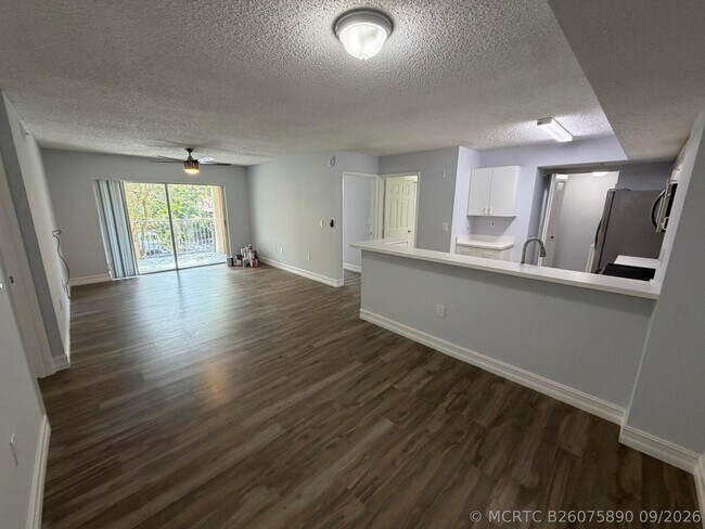 Foto del edificio - 3874 Lyons Rd