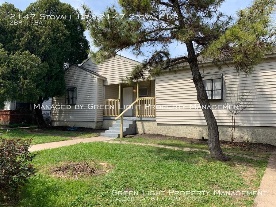 Foto principal - 2147 Stovall Dr