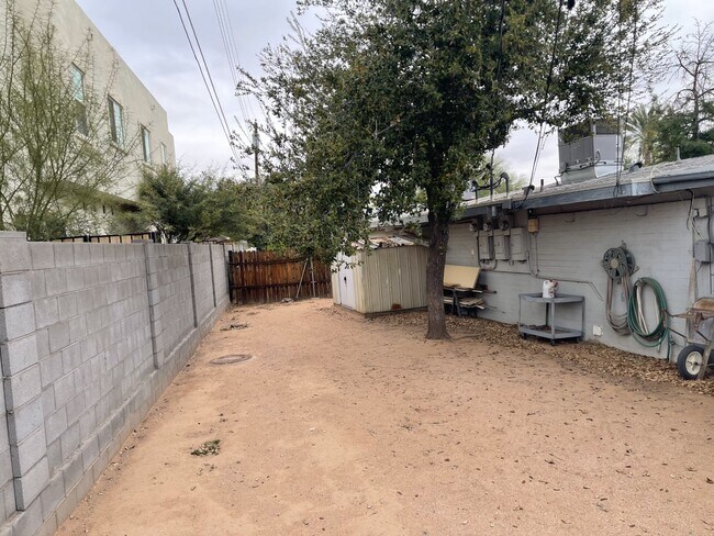 Building Photo - 3628 E Verde Ln
