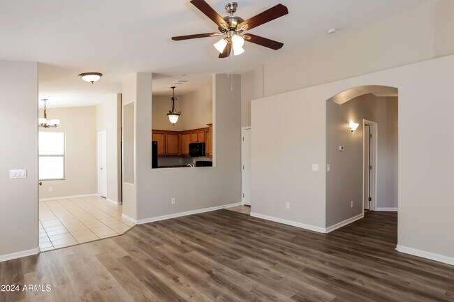Building Photo - 1815 E Hamel Way