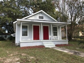 Building Photo - 204 Brigadier St