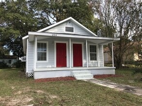 Building Photo - 204 Brigadier St