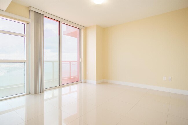 Foto del edificio - 50 Biscayne Blvd
