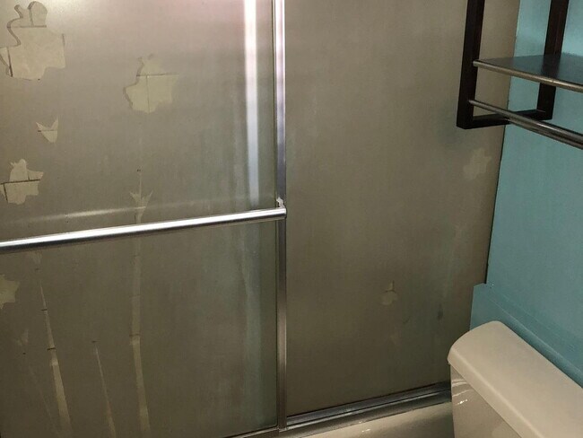 Building Photo - "Charming 3-Bed Gem with Granite & Hardwoo...
