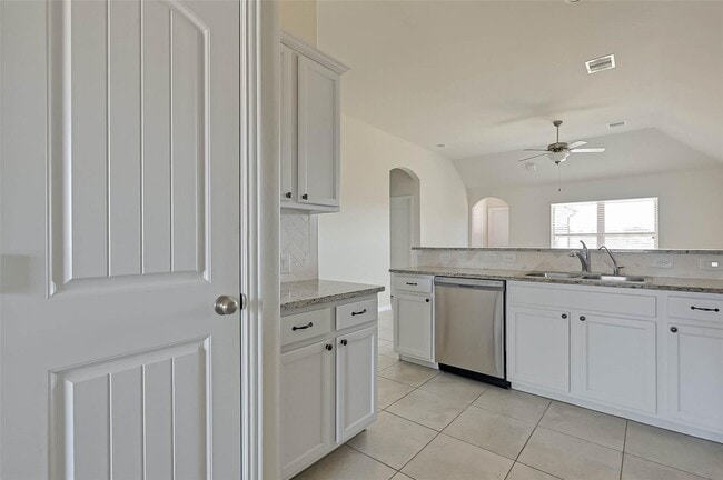 Building Photo - 20323 Creekdale Bend Dr