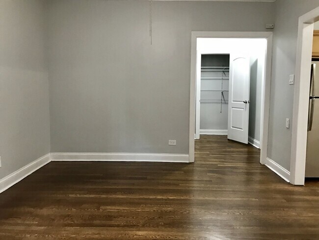 Building Photo - 6114 N Winthrop Ave