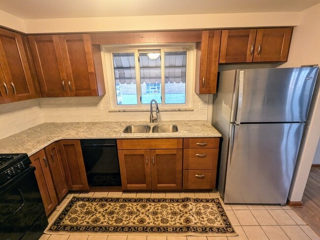 Kitchen includes DW - 113 High St