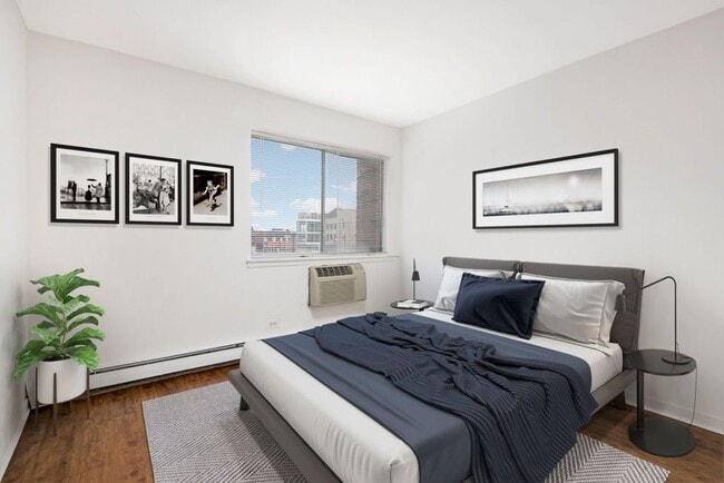 1-BR/1BA Bedroom - 544 W. Melrose