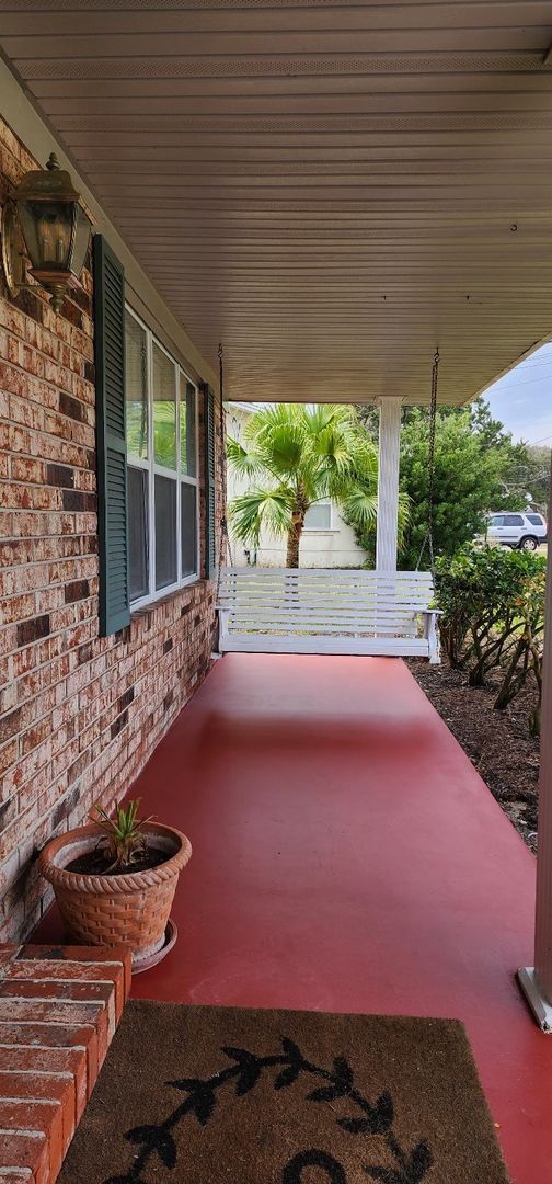 Foto del edificio - Large and yet Cozy 4 Bedroom, 2 Bath Home with Beach Access