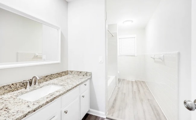 Building Photo - 533 Glen Echo Dr