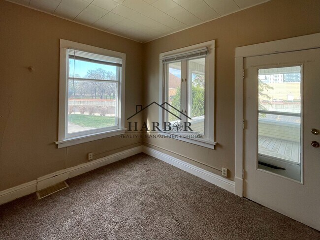 Foto del edificio - Urban Retreat: 1-BR Near Top Dining, Trails & Downtown