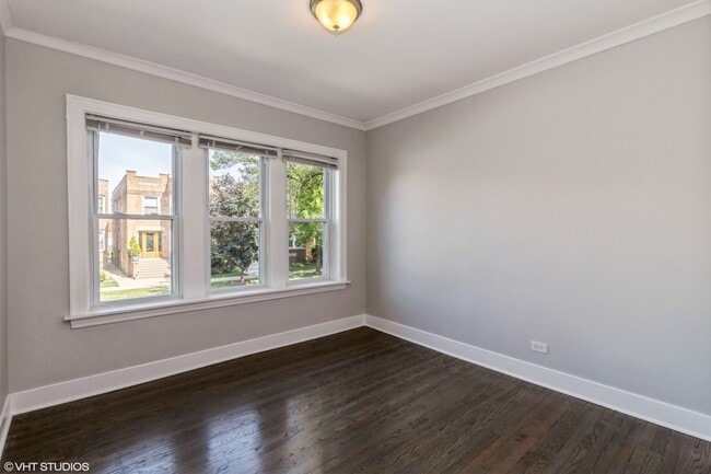 Photo - 4738 N Lowell Ave Apartment