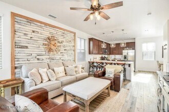 Building Photo - 2591 W Pollo Cir