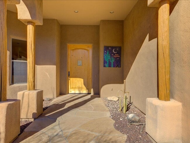 Building Photo - 4 Bedroom 3 Bathroom