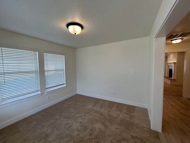 Foto del edificio - 2 Bedroom 2.5 Bathroom 55+ community