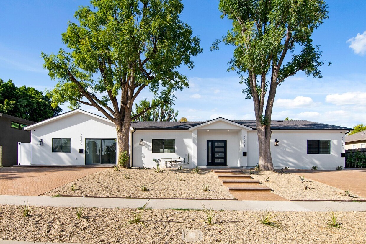 Foto principal - Modern 5 bedroom House for lease in Northr...