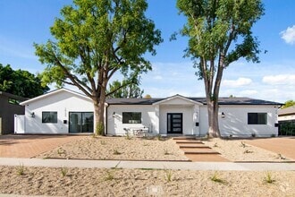 Building Photo - 18201 Sunburst St