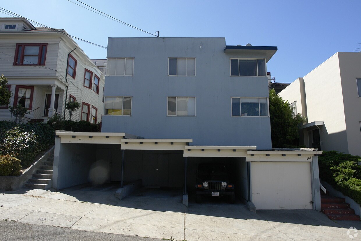 Primary Photo - 306 Hanover Ave