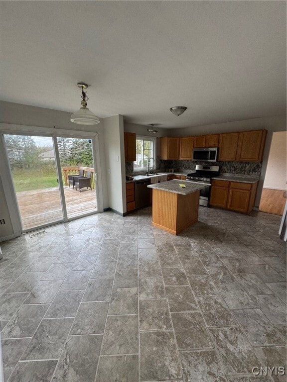 Building Photo - 8281 Dampier Cir