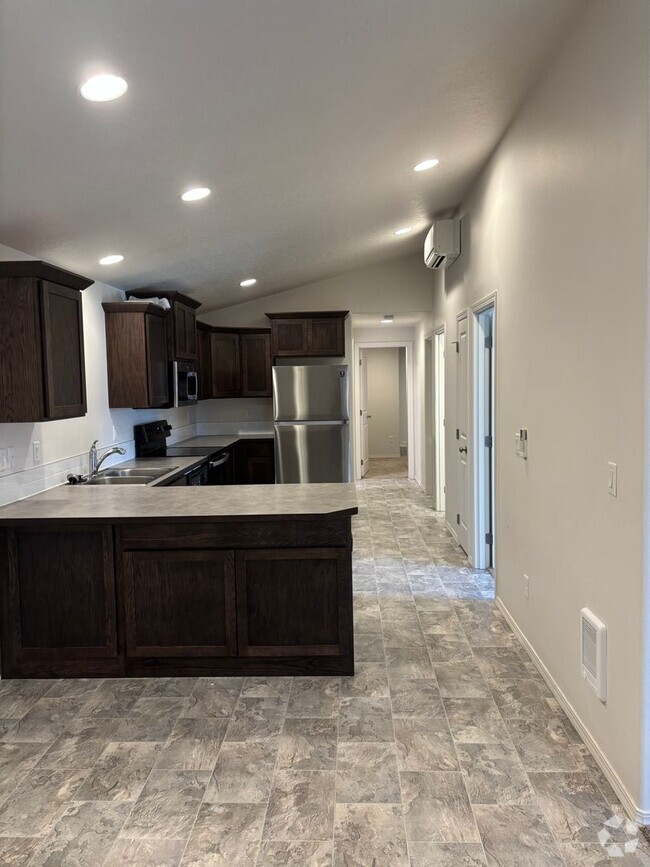 Building Photo - 51575 Stillwell