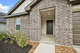 Building Photo - 11822 Serena's Song Dr