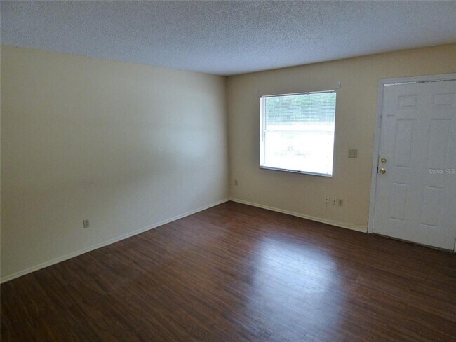 Building Photo - 2206 Section Dr