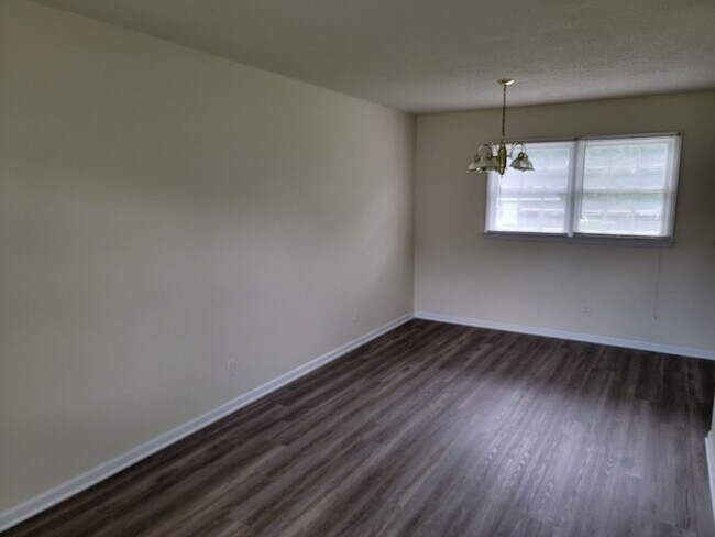 Foto del edificio - 1511 Andover Ave
