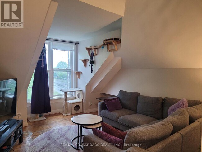 Photo du bâtiment - 302-302 Dundas St