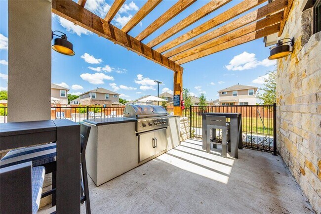 Foto del edificio - 1010 Beechtree Ln